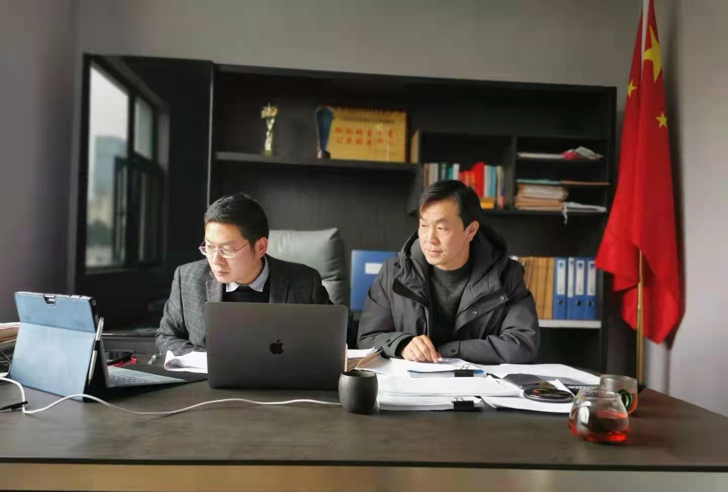 11月24日王雄伟、龙蛟律师远程视频开庭审理建设工程施工合同纠纷案